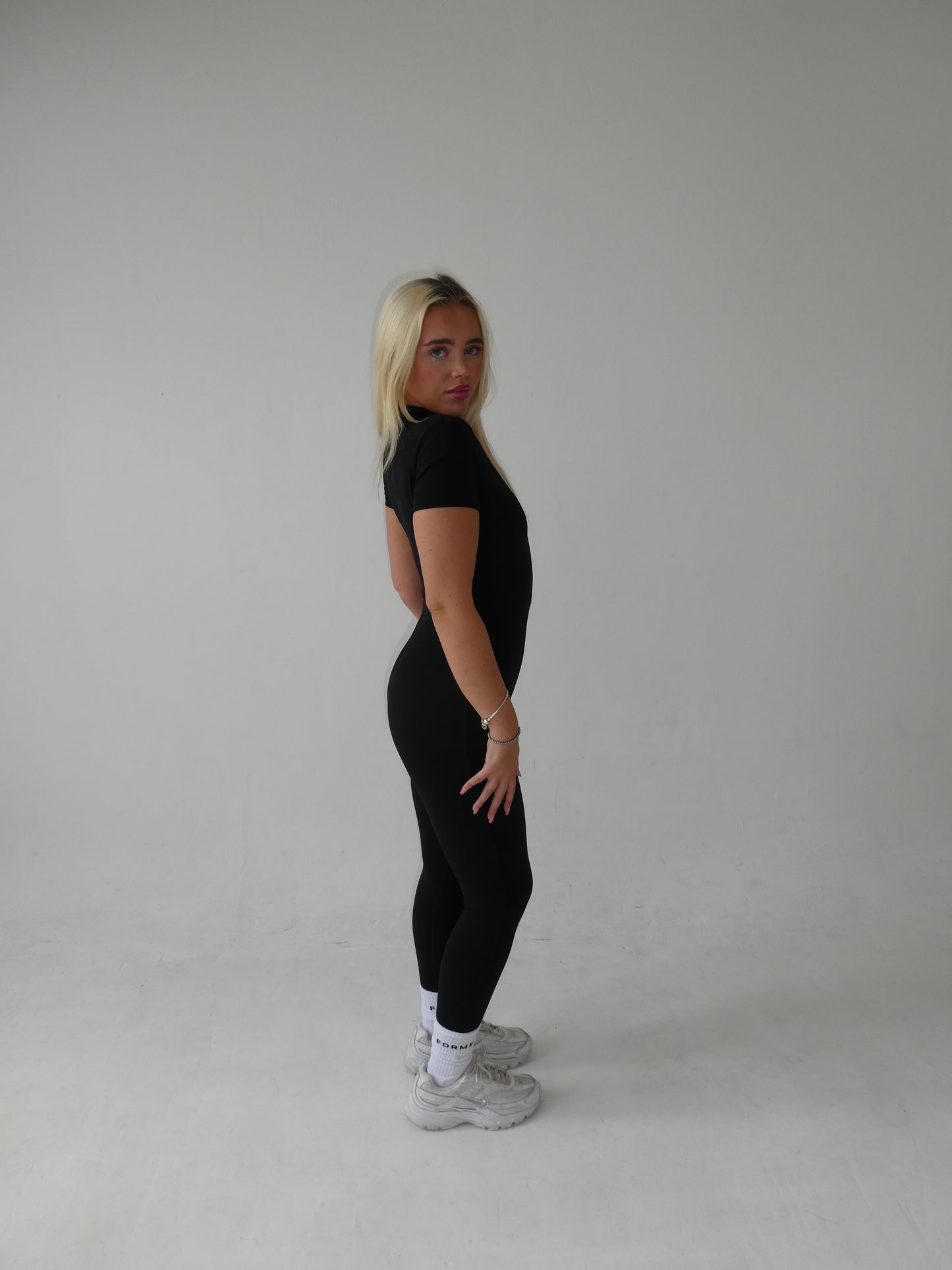 Forme Essential Zip Jumpsuit – Black