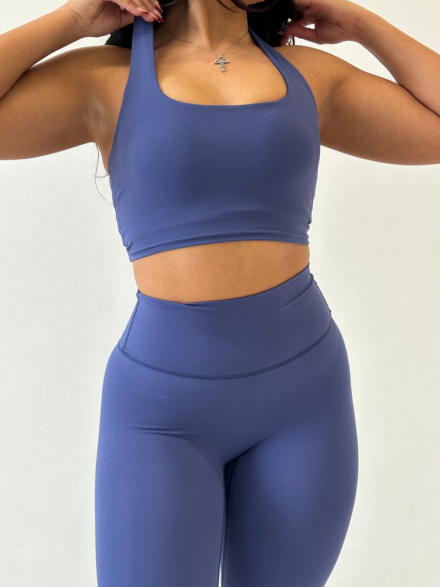 Forme Essential Halterneck Crop – Blueberry