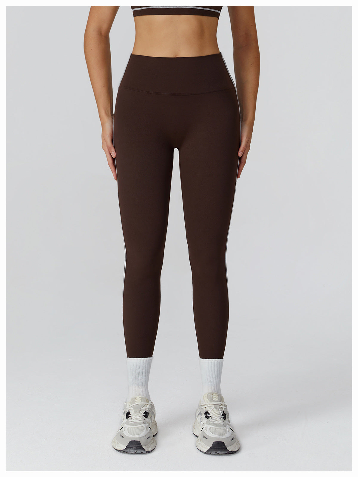 The Off-Duty Leggings – Chocolate with White Piping