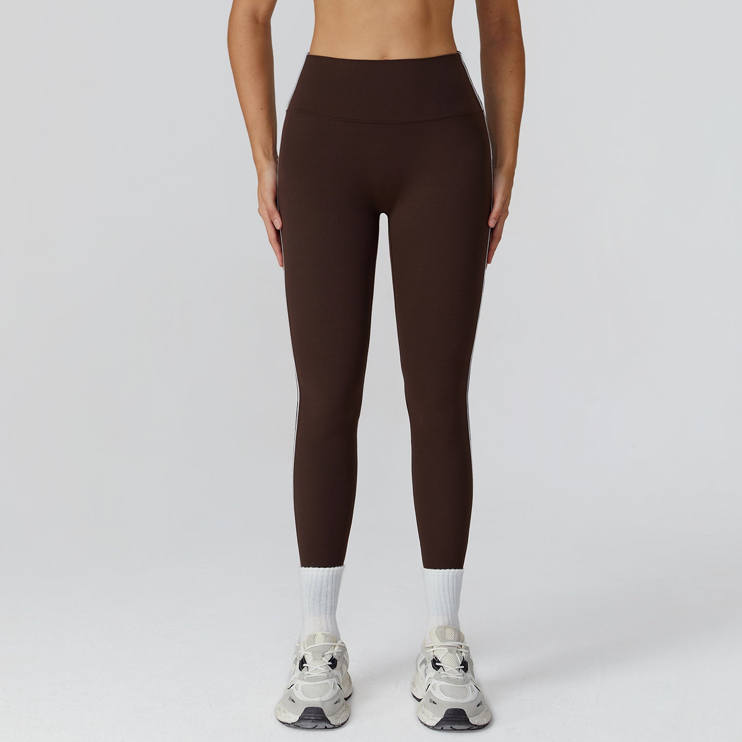 The Off-Duty Leggings – Chocolate with White Piping