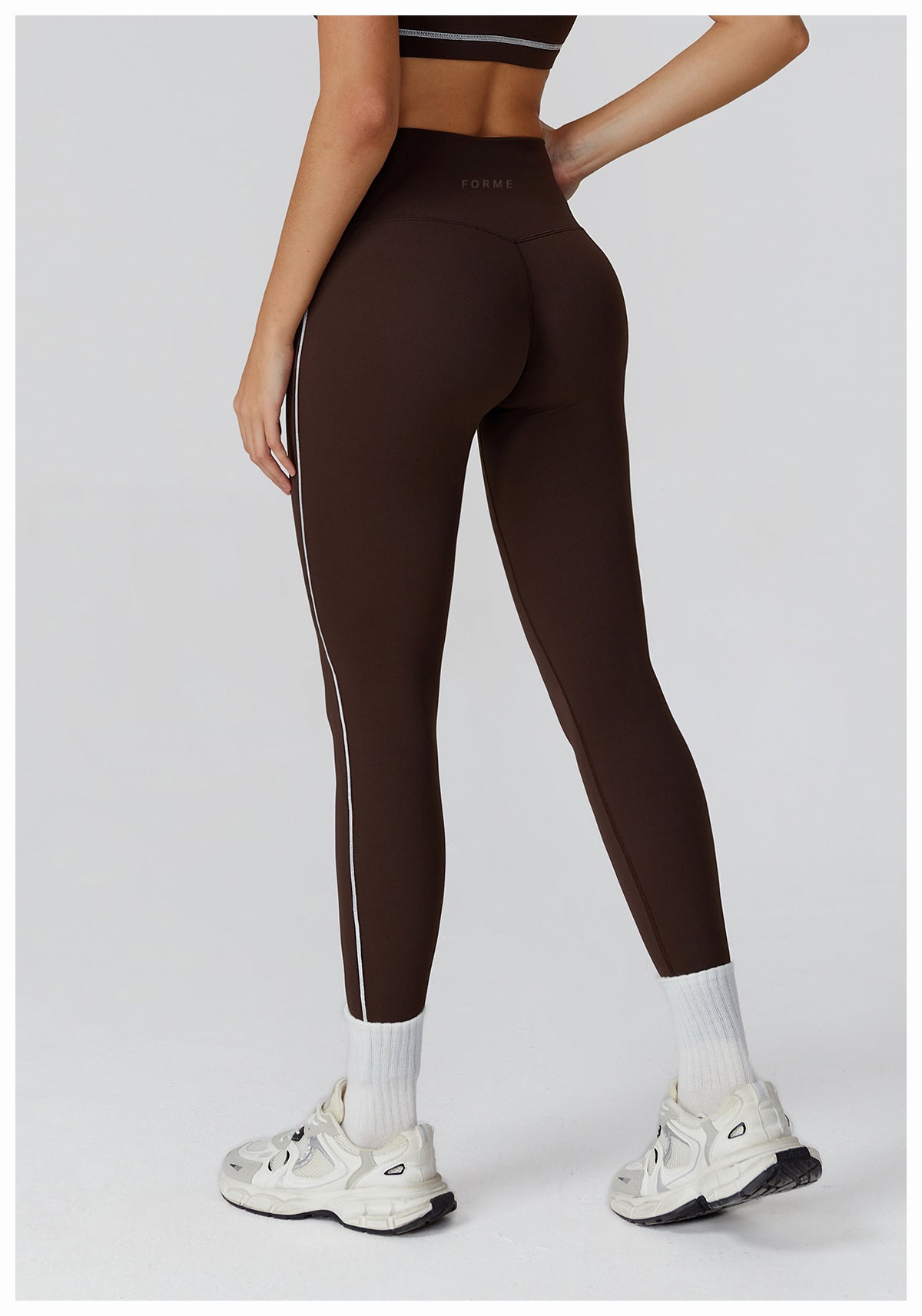 The Off-Duty Leggings – Chocolate with White Piping